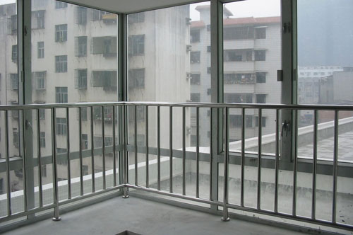 不銹鋼復(fù)合管陽臺護(hù)欄